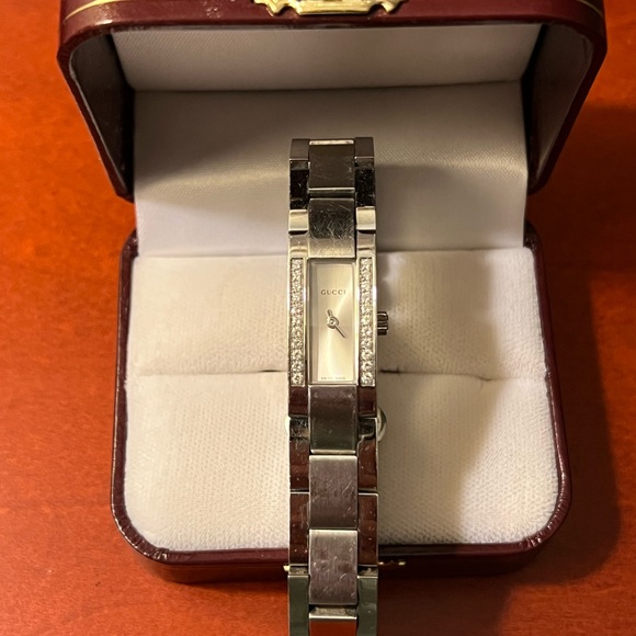 Gucci Womens Dial Diamond Set Bezel Watch - Picture 3 of 6